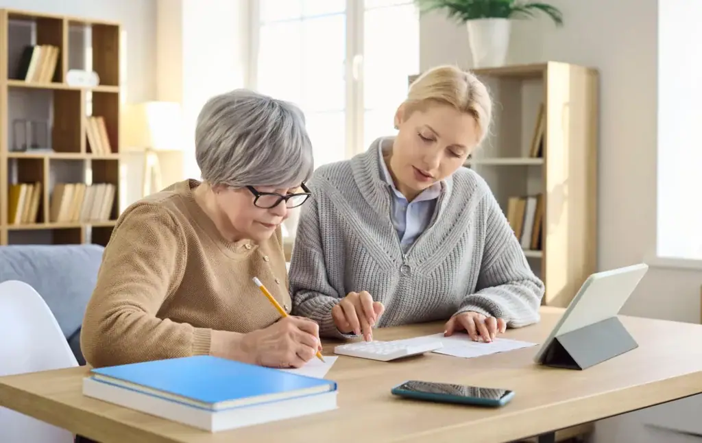 Entlastungsbetrag & Pflegegeld: Betreuung zu Hause finanzieren